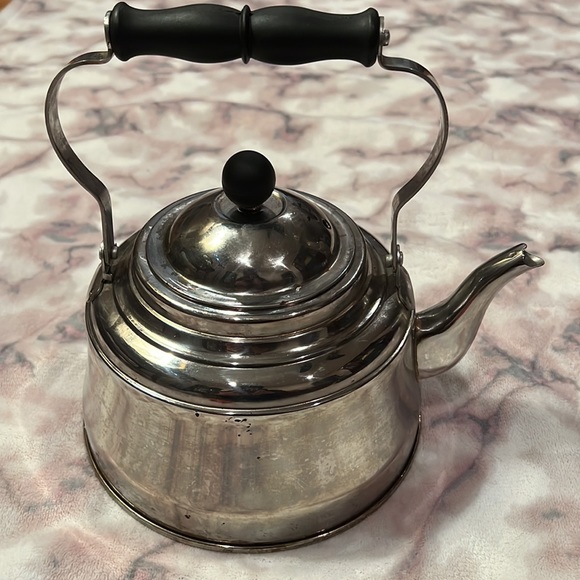 Tea Kettle - Picture 2 of 8